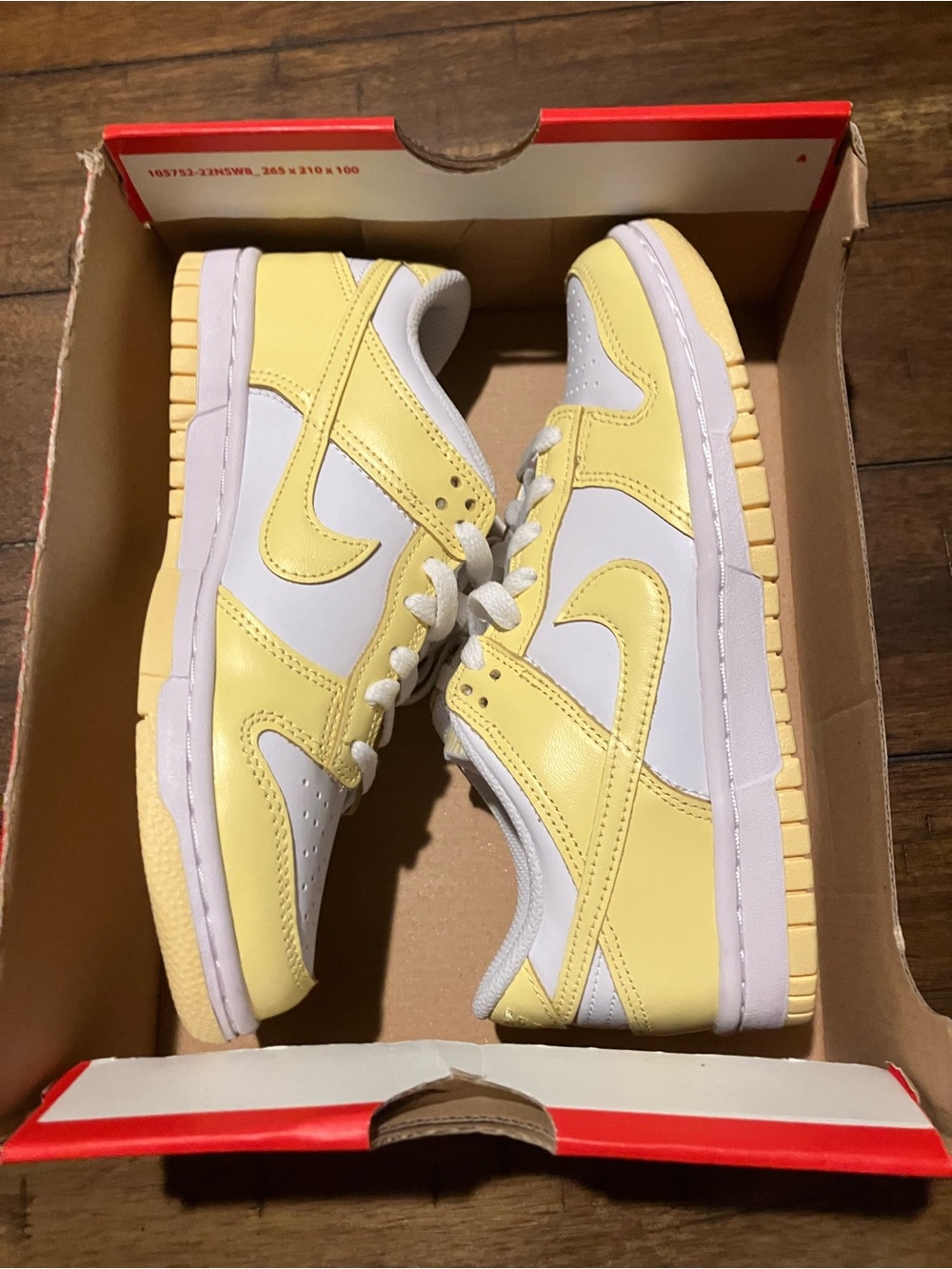 Kids Nike Yellow & White Low-Top Dunks Sz 4